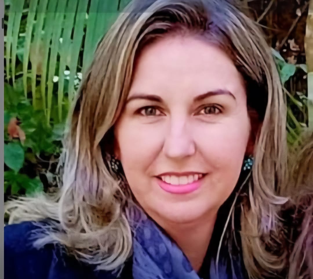 HOMENAGEM À DIRETORA KARLA PETRY